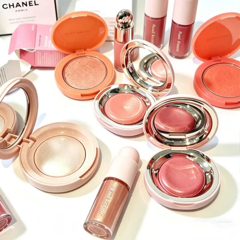 Rare Beauty Blush Cremoso Effetto Polvere Opaco a Lunga Durata, Resistente al Sudore e all'Umidità, Illuminante Liquido