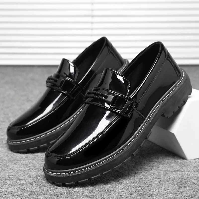 Mocassini da uomo neri in stile britannico, scarpe di lusso in pelle glitterata per uomo, scarpe slip-on, scarpe casual comode, scarpe da uomo firmate