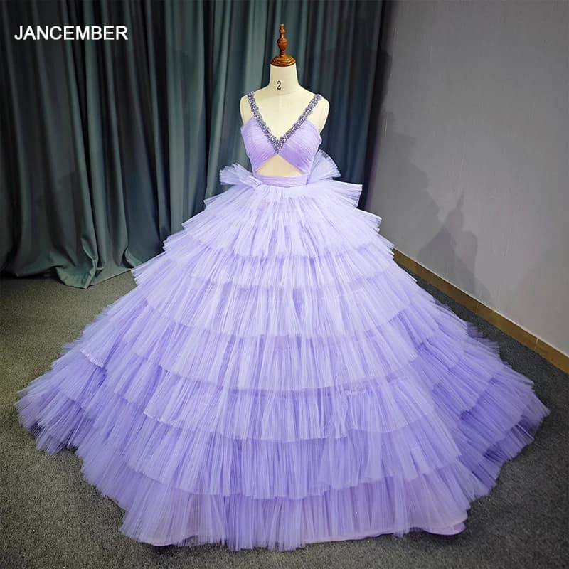 Bella gonna a strati con spalline sottili Abiti Quinceanera Corpetto con perline di cristallo Abito da ballo lungo con strascico per la festa dolce 15 16