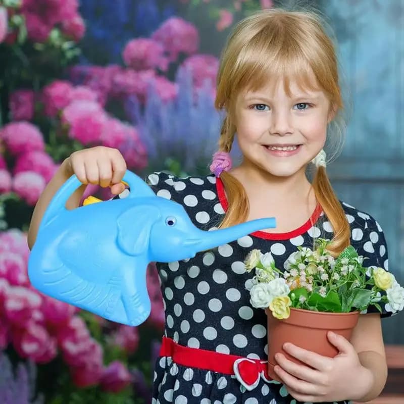 Annaffiatoio per animali Simpatico elefante Annaffiatoio per piante Piccola bottiglia d'acqua creativa Strumento da giardinaggio leggero Cura delle piante per