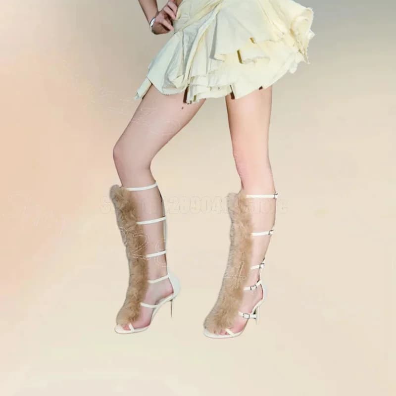 Sandali Stivali Beige in Pelliccia con Design Scavato e Cinturino con Fibbia, Scarpe da Donna con Tacco Alto Sottile, Moda per Feste e Banchetti 2025, Zapatos Para Mujeres