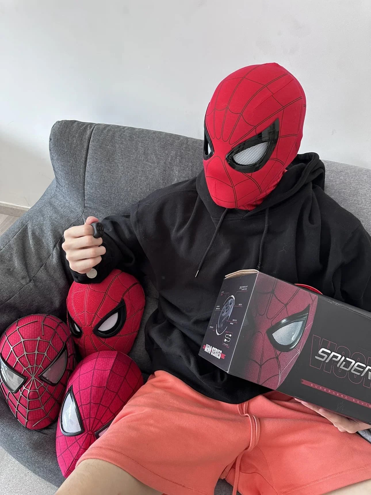 Popolare fascia elettrica Spider Man, maschera luminosa con ricarica USB flash telecomandata, regalo divertente e bello