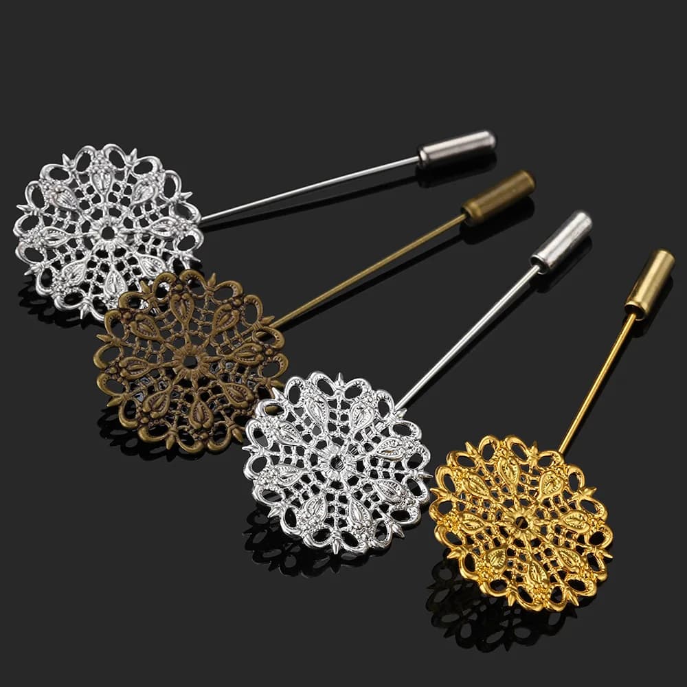 5 pz 25mm Spilla Filigrana Fiore Pin Base Fiore All'occhiello Scava Fuori Stick Base Impostazione Spilla Da Risvolto per la Creazione di Gioielli Da Sposa FAI DA TE