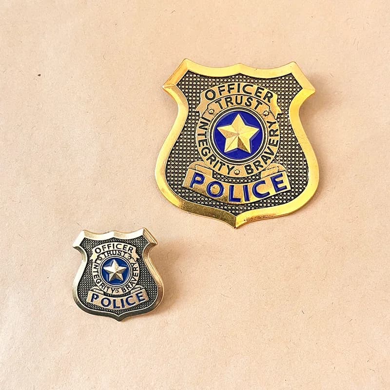 Anime Zoo Spilla con distintivo in metallo Nick Judy Hopps Spilla della polizia per donna Uomo Spilla Gioielli Simpatico cartone animato Zaino Accessori