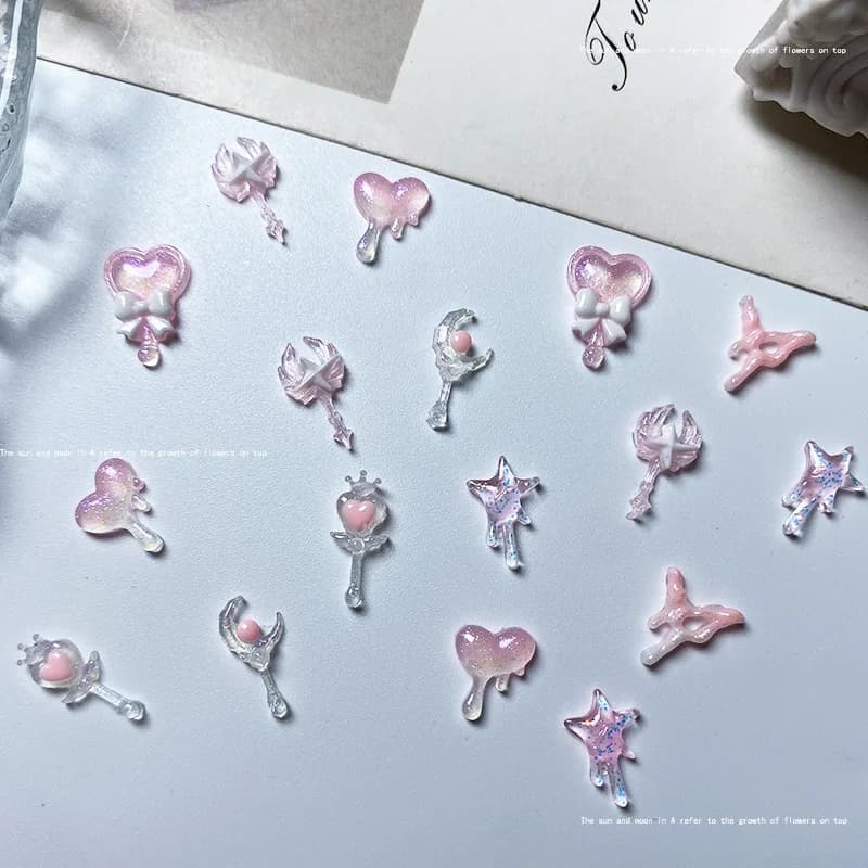 20 pz 3D Coreano Kawaii Rosa Resina Unghie artistiche Pendenti e Ciondoli Cuore Giapponese/Bacchetta Magica Gioielli Unghie Strass Decorazioni Accessori FAI DA TE
