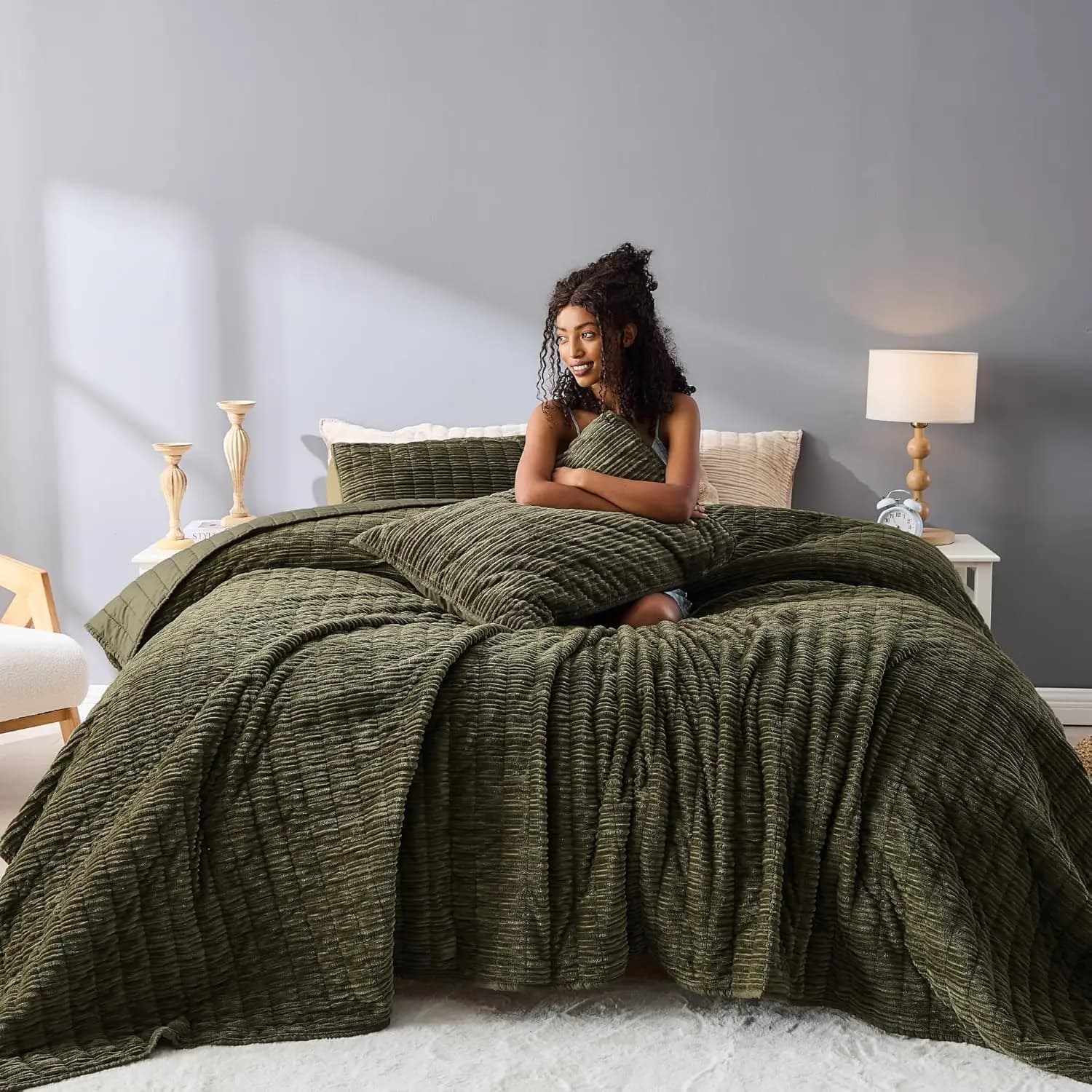 Set Dark Green King Size Cover, Damage Quilted, Light Flannel, Velvet Cover Suitable for Domestic Animals, For All Seasons