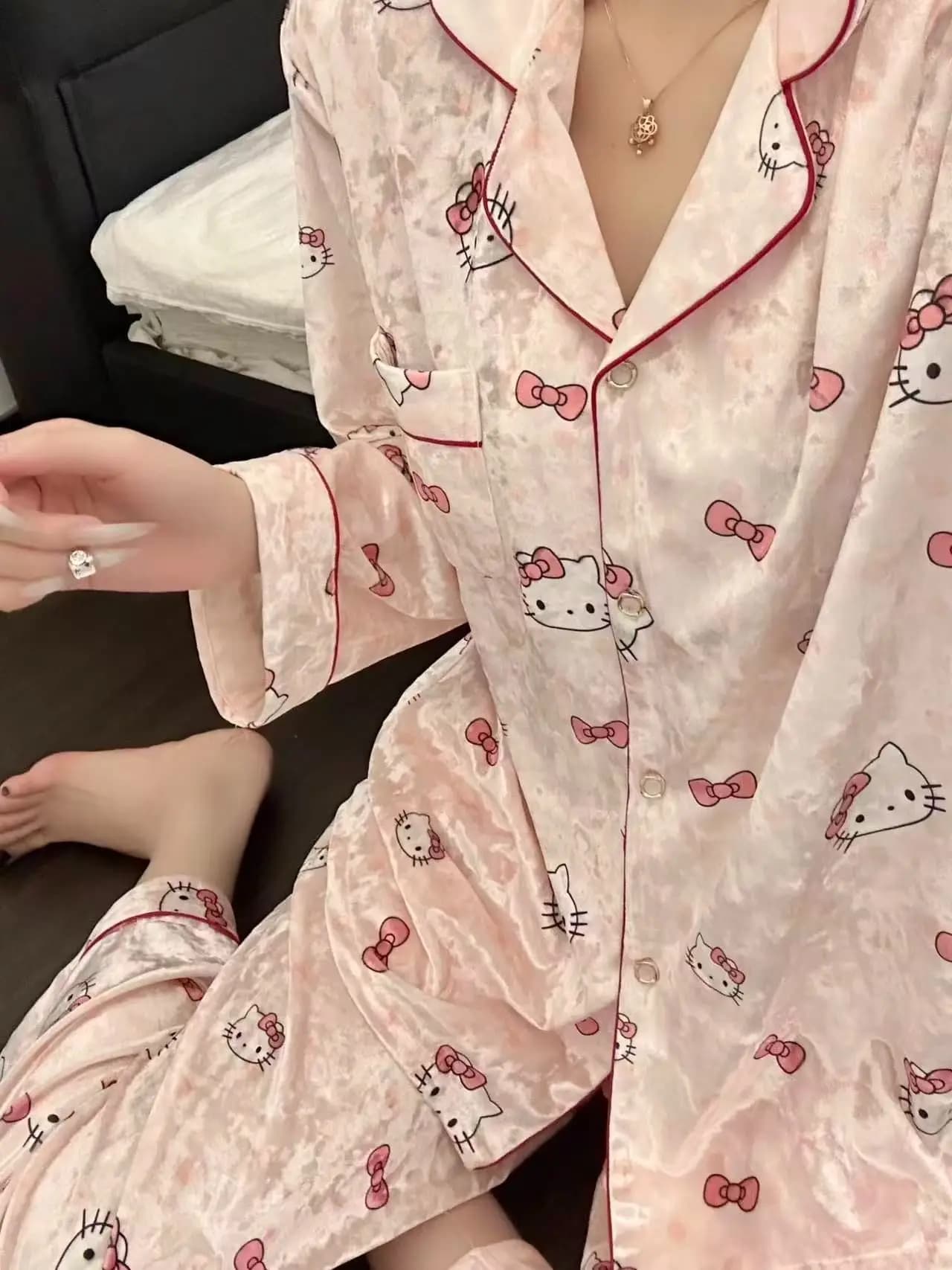 Pigiama Termico in Peluche Hello Kitty da Donna, Maniche Lunghe, Autunno Inverno, Kawaii, Carino, Caldo e Confortevole, Abbigliamento da Casa