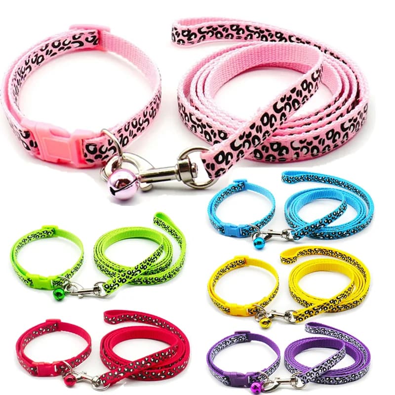 Nuovo guinzaglio e collare per animali domestici Set catena per cani con simpatico collare per cani e gatti con stampa leopardata Forniture per animali domestici con guinzaglio per cani da passeggio