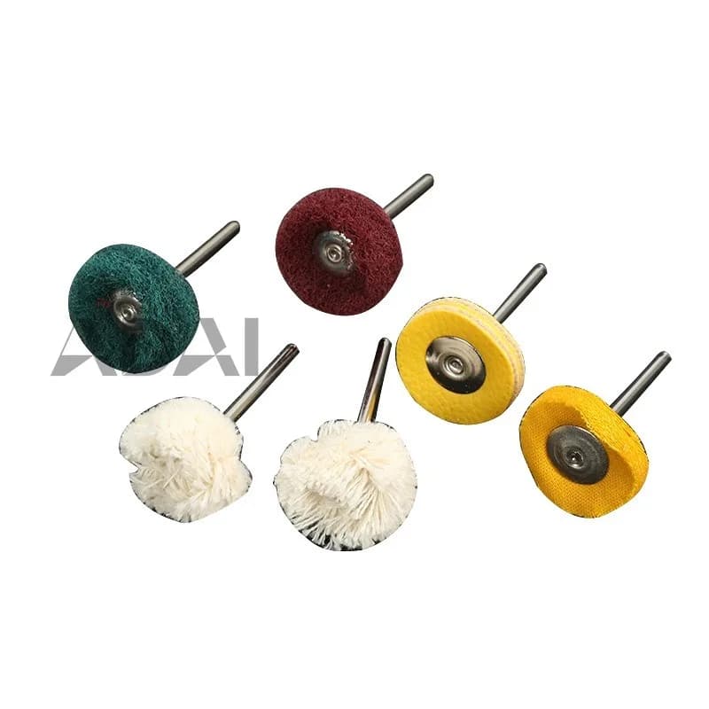 Set of 6 pieces for polishing and sanding, including flat leather wheel, T brush, wool wire sanding head and cleaning tools
