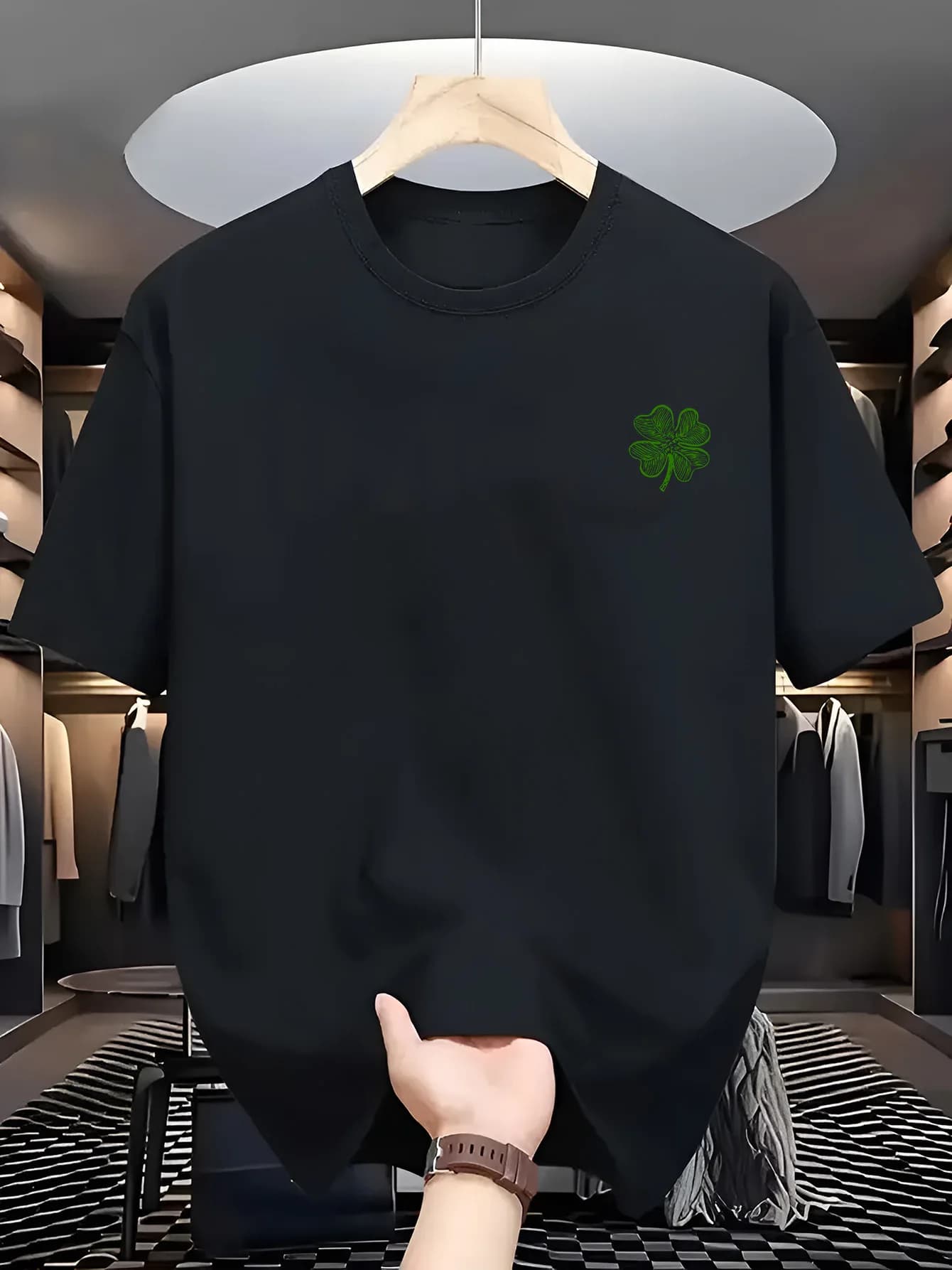 2025 Nuova moda estiva Semplice maglietta grafica quadrifoglio Elegante maglietta stampata T-shirt girocollo morbida e confortevole