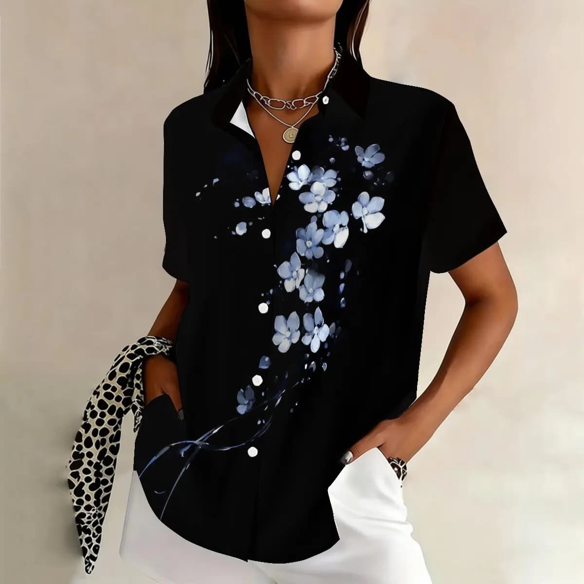 Single-breasted summer shirt for women strong sizes, romantic floral pattern, artistic and elegant, suitable for social occasions.