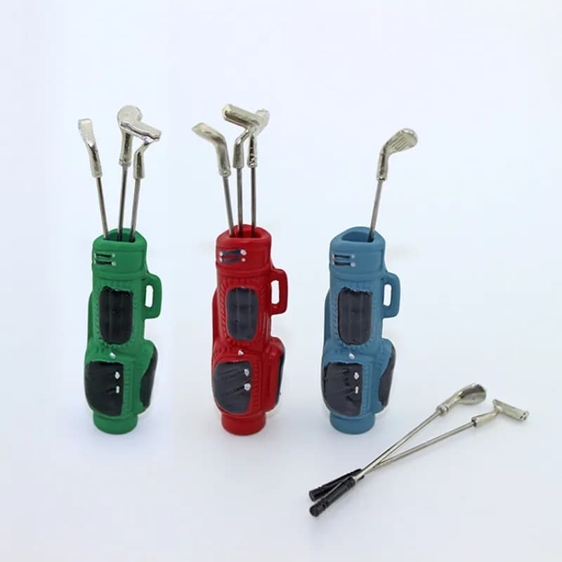 Modello di scena giocattolo alimentare in miniatura, accessori per esterni per casa delle bambole, mini mazze da golf + ornamenti per secchio