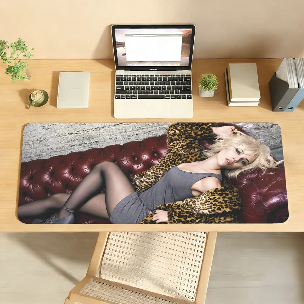 S-Scarlett J-JohanssonS MousePad Non-slip Locking Edge PC Laptop Accessories Rubber Office Keyboard Large Game DeskMat