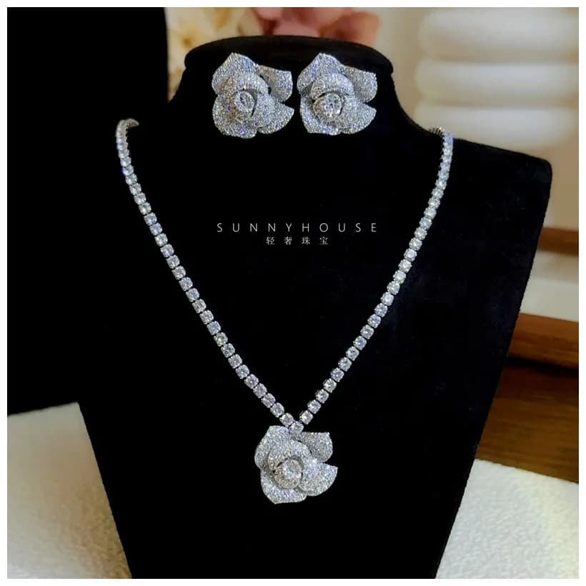 Set Collana e Orecchini CC per Donna, Accessorio da Sposa, Romantico Choker a Forma di Rosa, Orecchini a Perno in Argento 925, Set di Gioielli S039