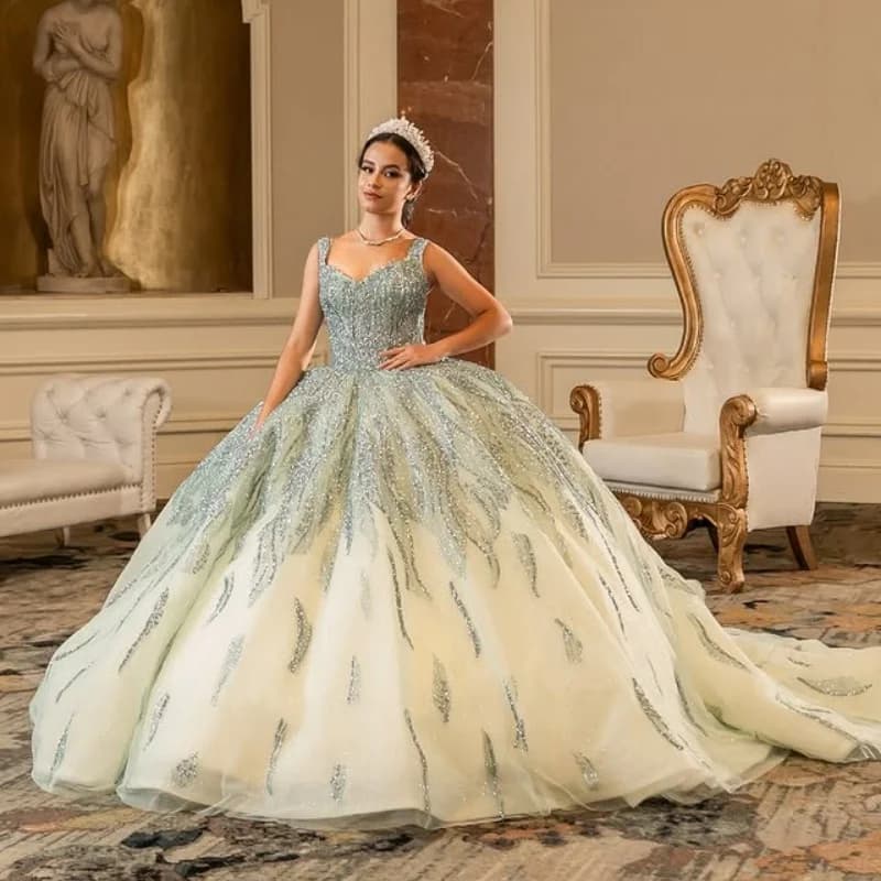 Abiti Quinceanera verde chiaro lucido personalizzati con spalle scoperte decalcomania glitter pizzo coda lunga Vestido 15 Quinceanera