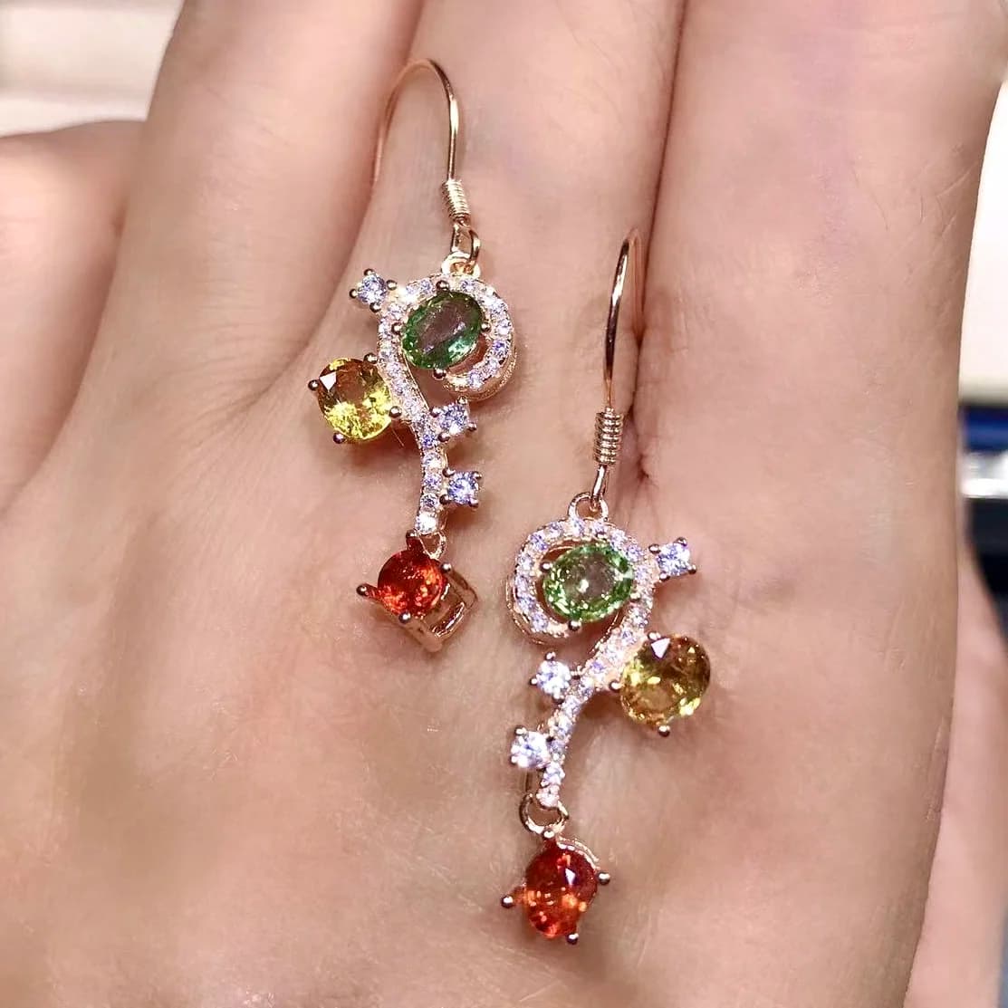 Orecchini pendenti con pietre preziose stile design 6 pezzi 4 mm * 5 mm Orecchini con zaffiro blu naturale totale 2,4 ct con 3 strati placcatura in oro 18 carati