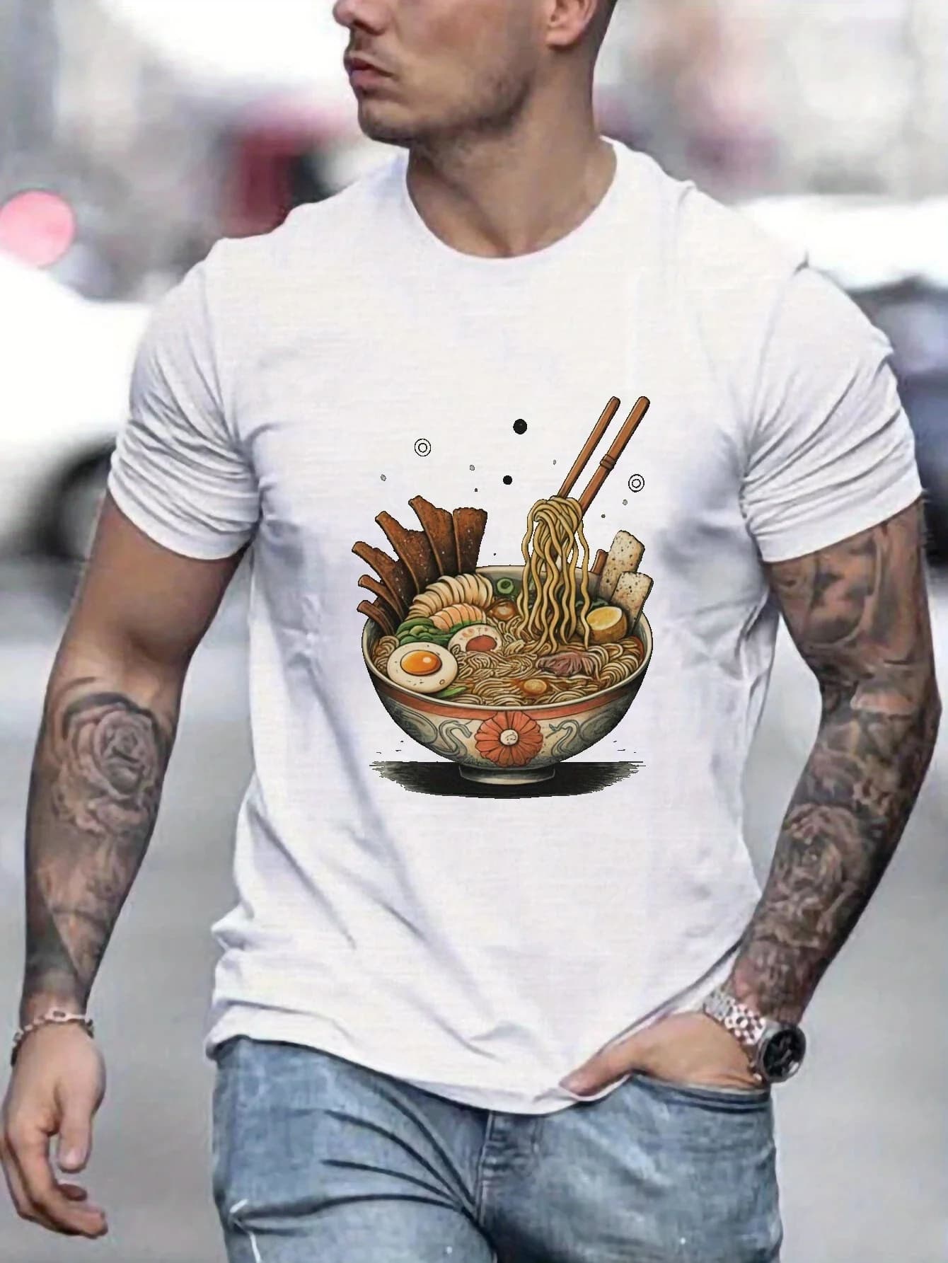 T-shirt grafica creativa da uomo con motivo Anime Ramen per regalo estivo all'aperto per uomo