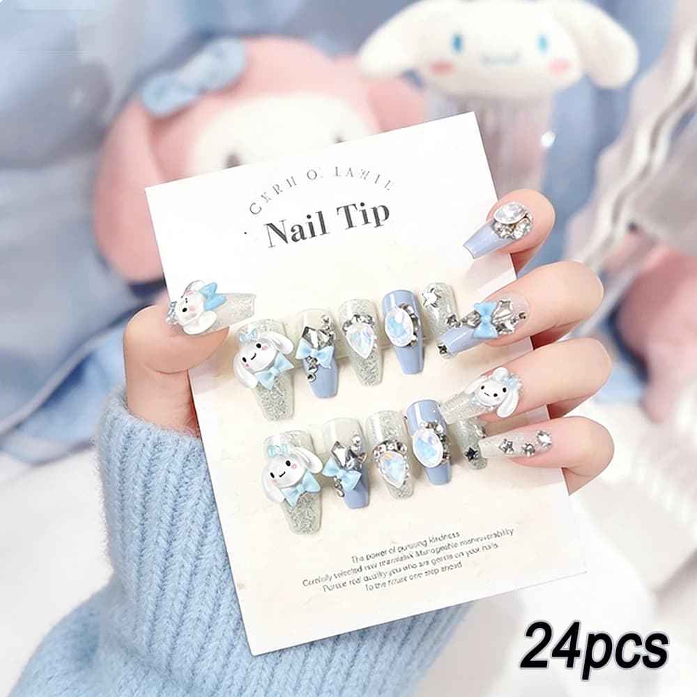 24 pezzi di unghie finte Cinnamoroll 3D con fiocco blu e strass, unghie finte a forma di bara lunga, ideali per l'uso quotidiano/feste.