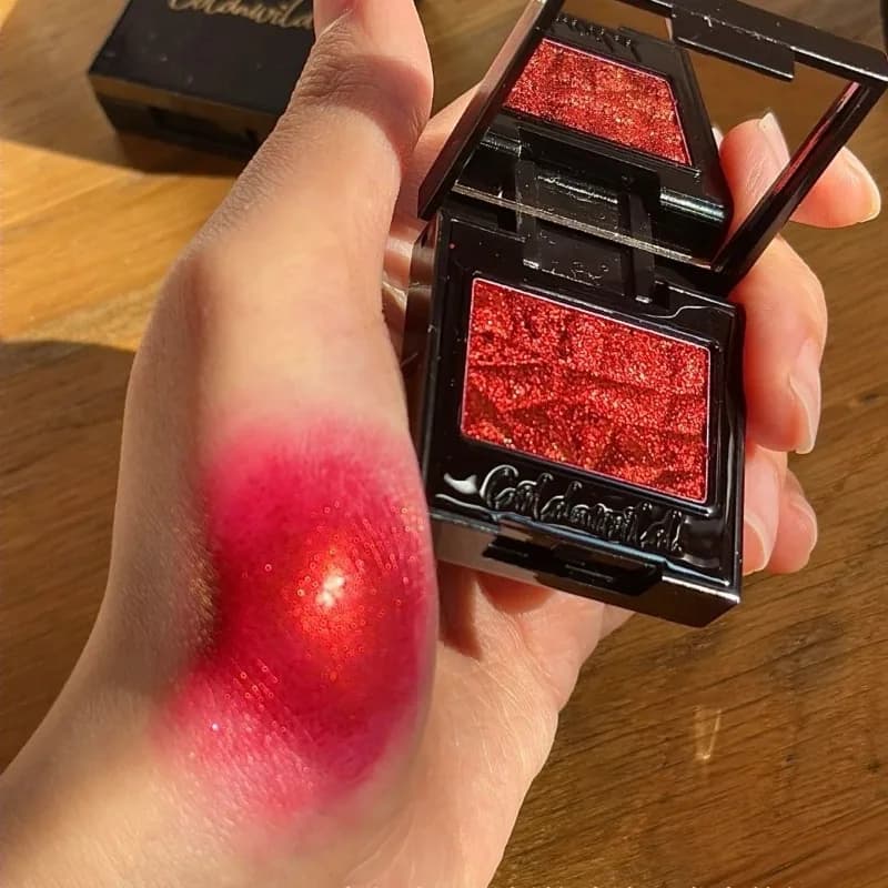 Coldnwild Chameleon Ombretto Singolo Rosso Smoky, Impermeabile a Lunga Durata, Altamente Pigmentato per Cosplay e Trucco Occhi Audace