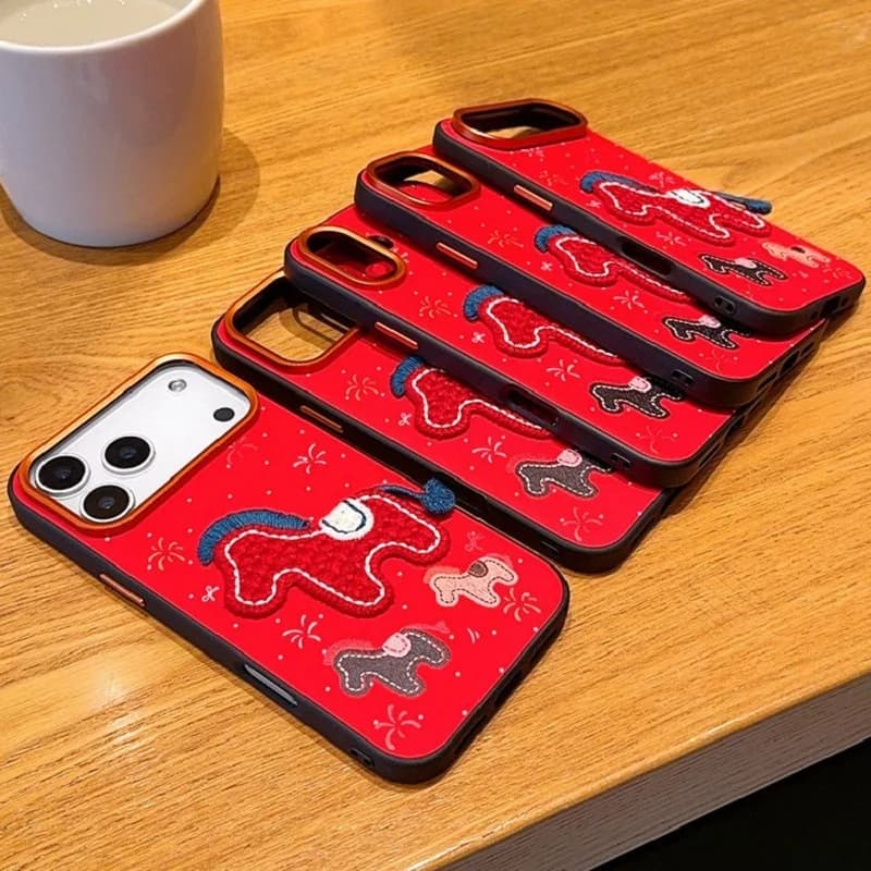 Custodia Festiva Rossa Semplice per iPhone Air 17 16 Plus 15 Pro Max con Pony Ricamato sul Retro