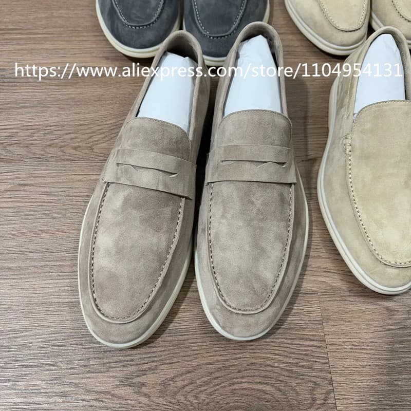 Mocassini colorati casual in vera pelle, scarpe da uomo in pelle di pecora scamosciata.