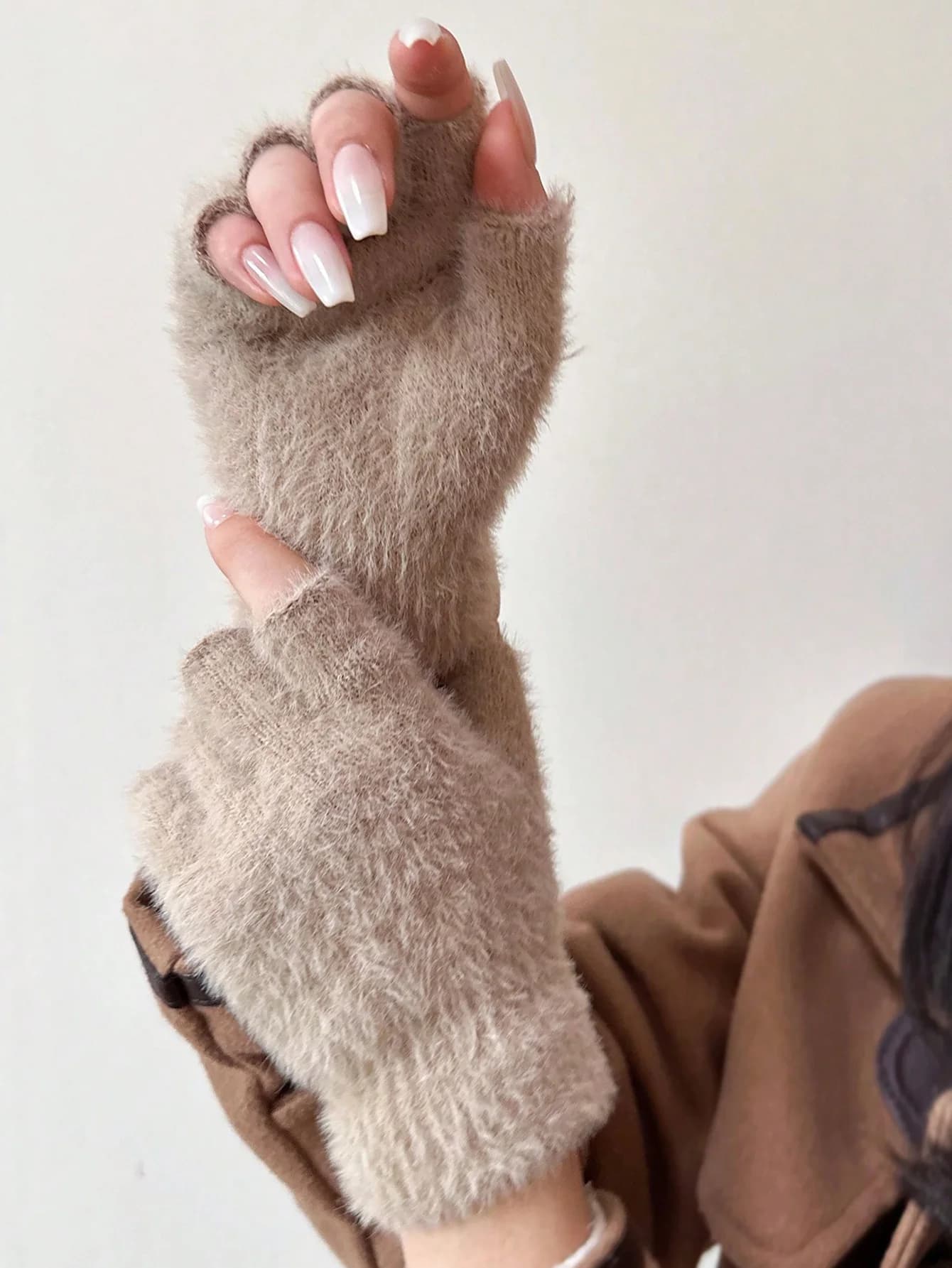 1 paio di guanti da donna alla moda in peluche, senza dita, ispessiti e caldi, anti-freddo, per touchscreen, adatti per Win