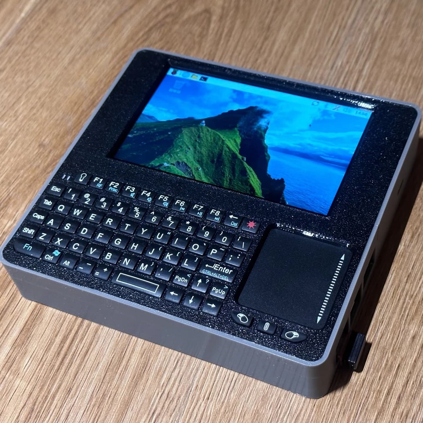Portable Keyboard for New Raspberry Pi 5 Handheld System Custom 5-inch IPS LCD Screen Wired Type-c 3D Printing PETG Shell Keypad
