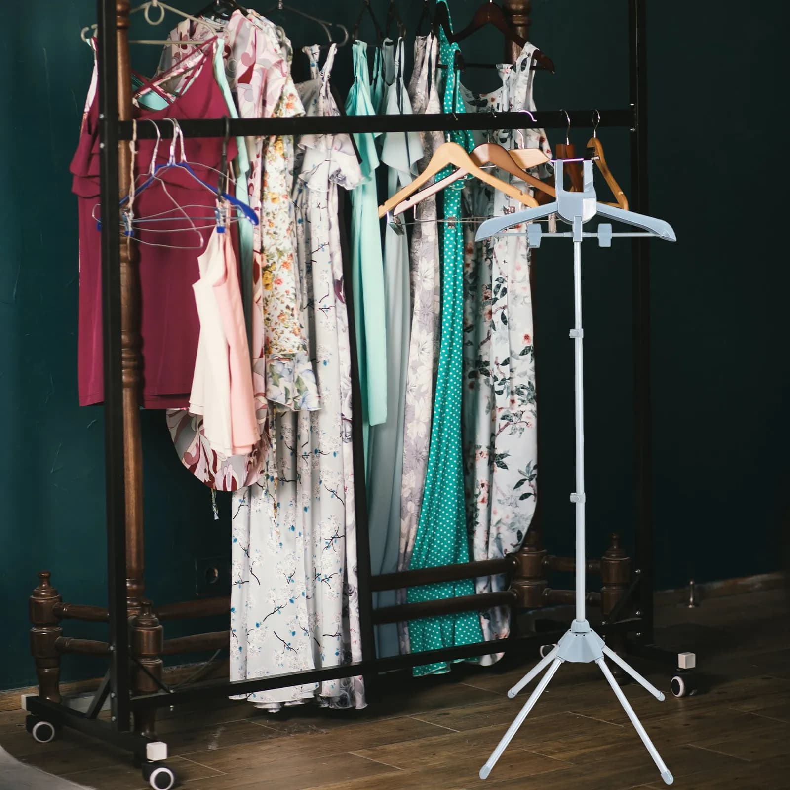Stiratore a Vapore Pieghevole per Vestiti, Stendibiancheria Regolabile per Stirare Pantaloni, Jeans, Sciarpe, Cravatte, Supporto per Macchina Portatile