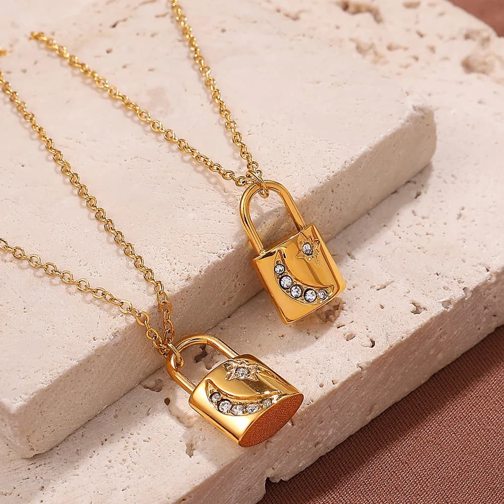 Keen on Collana con lucchetto Ciondolo da donna Europeo americano Luce Lusso Nicchia Accessori moda personalizzati