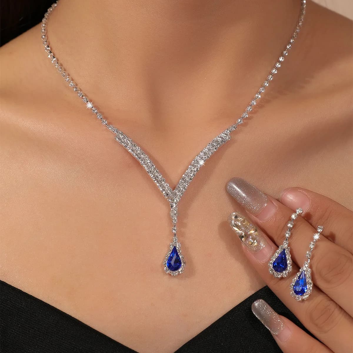 Ciondolo goccia d'acqua blu super flash, orecchini, set di collane, lusso leggero e alla moda, accessori da sposa di fascia alta