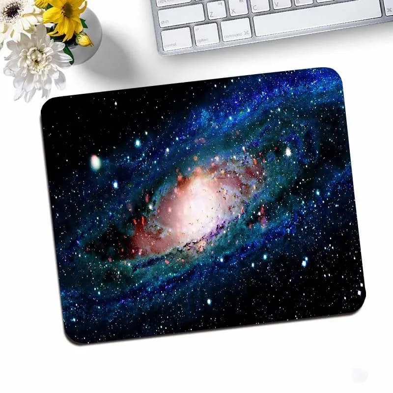 Galaxy Small Gaming Mouse Pad Tappetino da scrivania Tappetino in gomma antiscivolo Anime Mousepad Accessori per PC Protezione da scrivania Tappetini per tastiera carini Kawaii