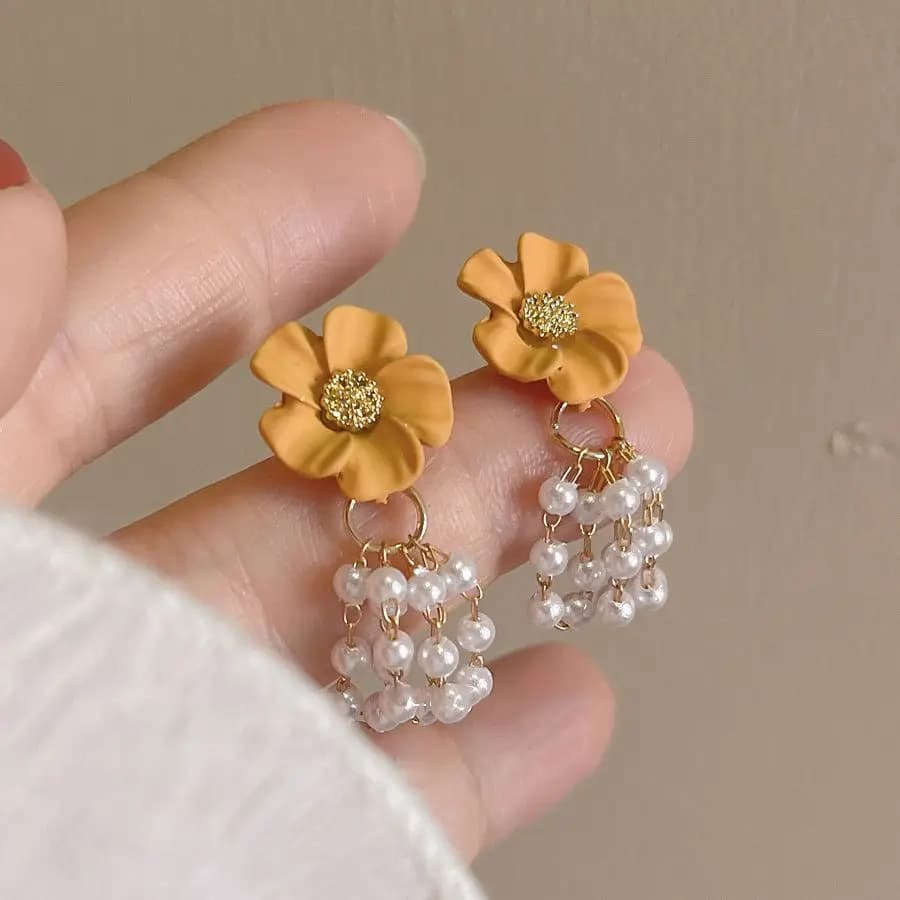 Yellow flower stud earrings women's exquisite yellow petal earrings sweet super fairy temperament earrings