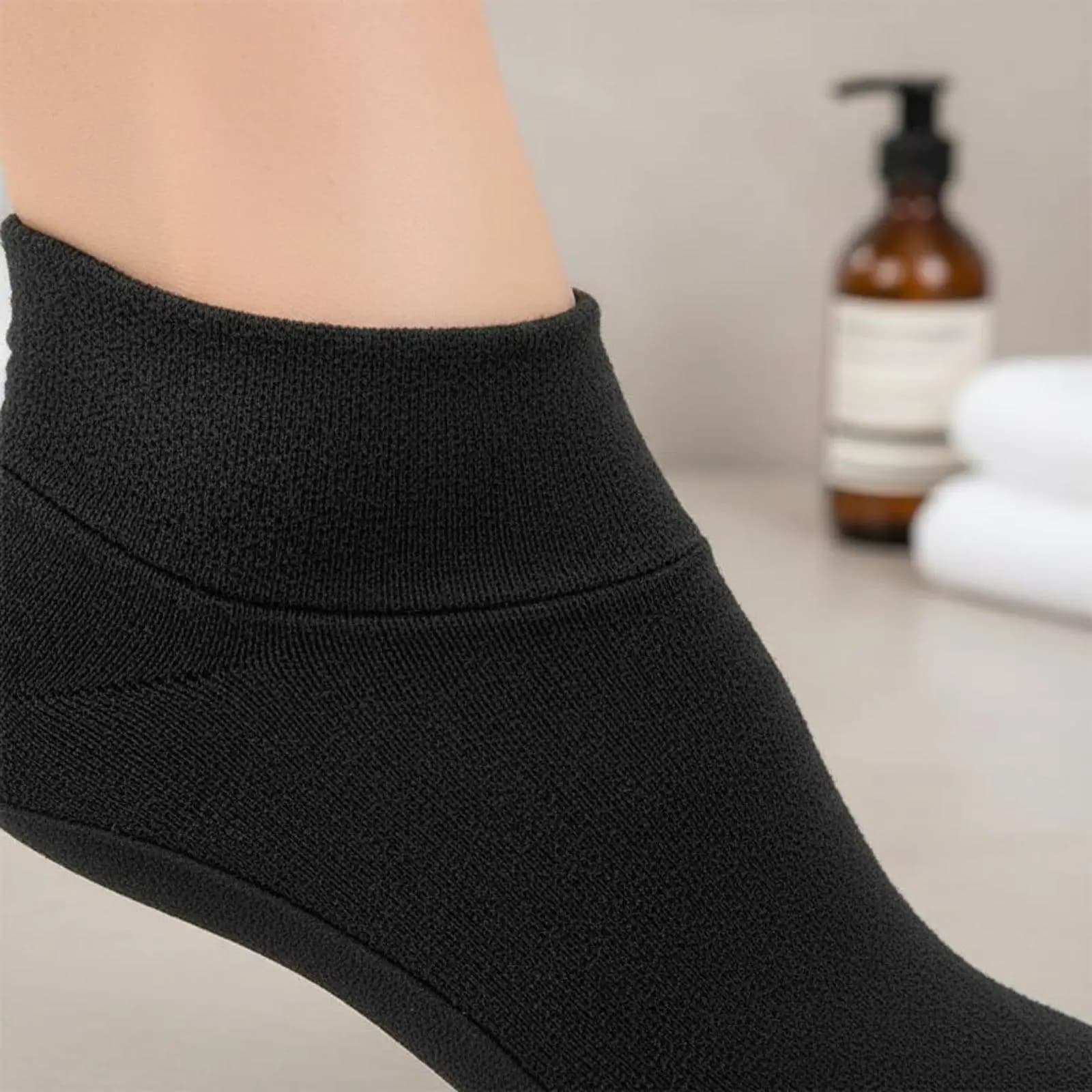 Hydrating Foot Pack Castor Oil Wrap Anti Slip Flannel Sock for Dry Feet and Meditation