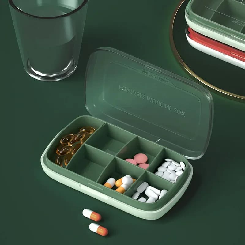 Portapillole da viaggio portatile settimanale Scatola Organizzatore da 7 giorni 7 griglie Contenitore per pillole Compresse di stoccaggio Farmaci Vitamine Medicina Oli di pesce