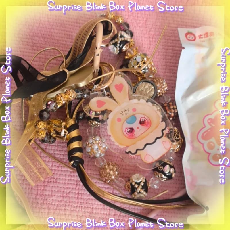 Genuino Baby Three Love Chain Time Series Scatola cieca Scatola a sorpresa Bracciale alla moda Portachiavi Borsa con ciondolo carino Decorazione regalo