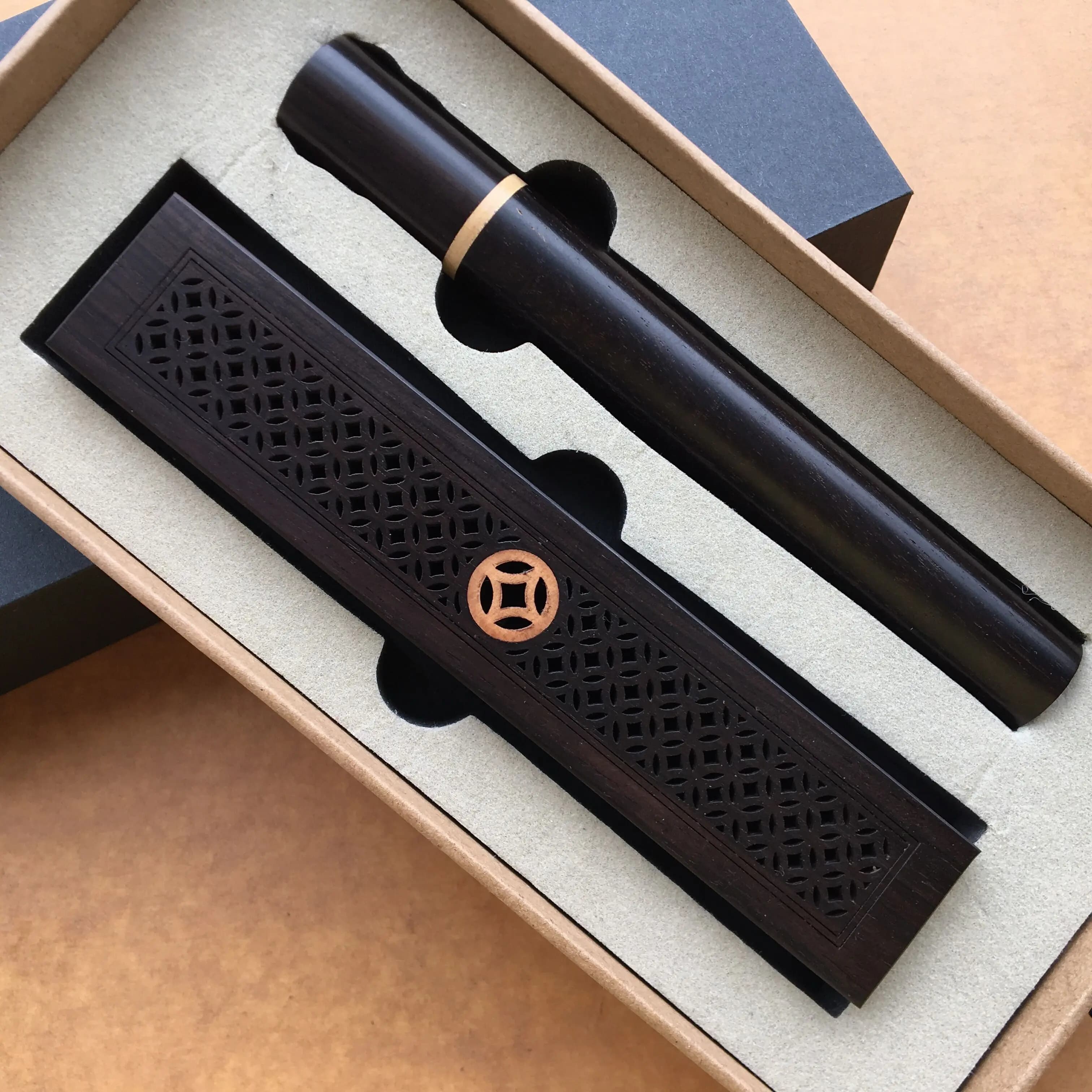 Mini set di bruciatori in legno nero naturale con 30 pezzi Vietnam oud incenso stick all'interno set di bruciatori da viaggio regalo di festa per bruciatore per auto