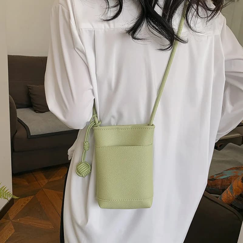 Nuove borse da donna in pelle PU Borse a tracolla semplici in tinta unita alla moda Borse a tracolla piccole Hasp Borsa da viaggio per telefono da donna
