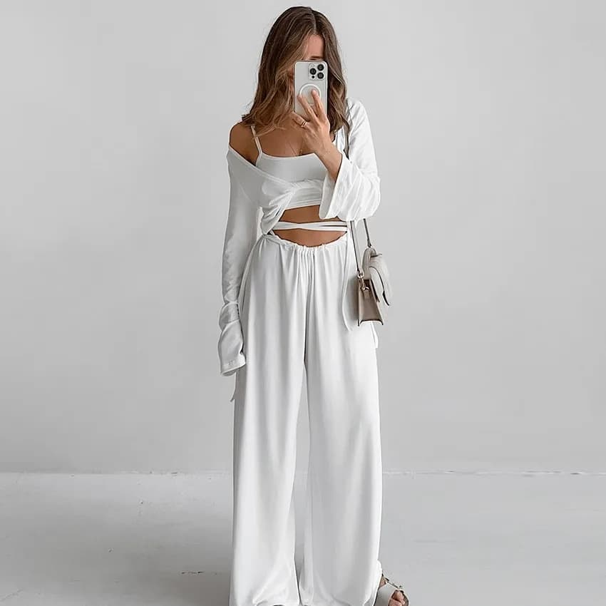 Pigiama Estivo da Donna: Top Corto e Pantaloni a Gamba Larga, Set da Notte a Maniche Lunghe con Top Drappeggiato, Completo Loungewear Tinta Unita a Vita Alta, Bianco