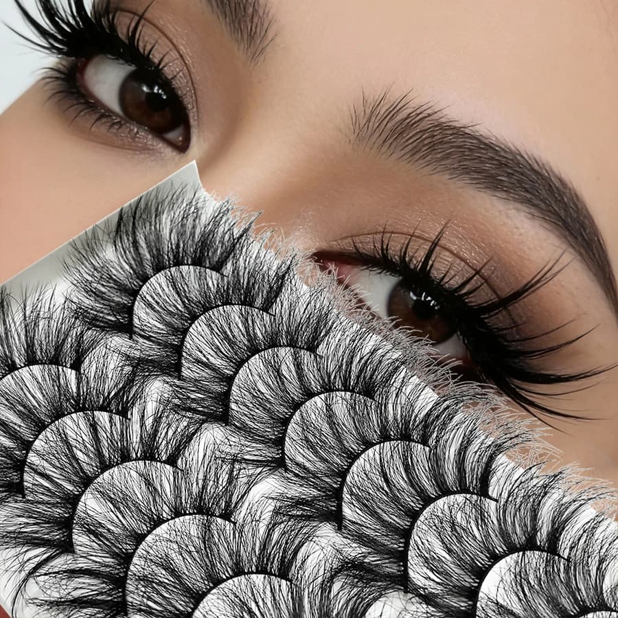 10 pairs of fake 2.5 cm/0.98 inches eyelashes, super soft artificial eyelashes, long and thick 8D eyelashes, which create a beautiful look