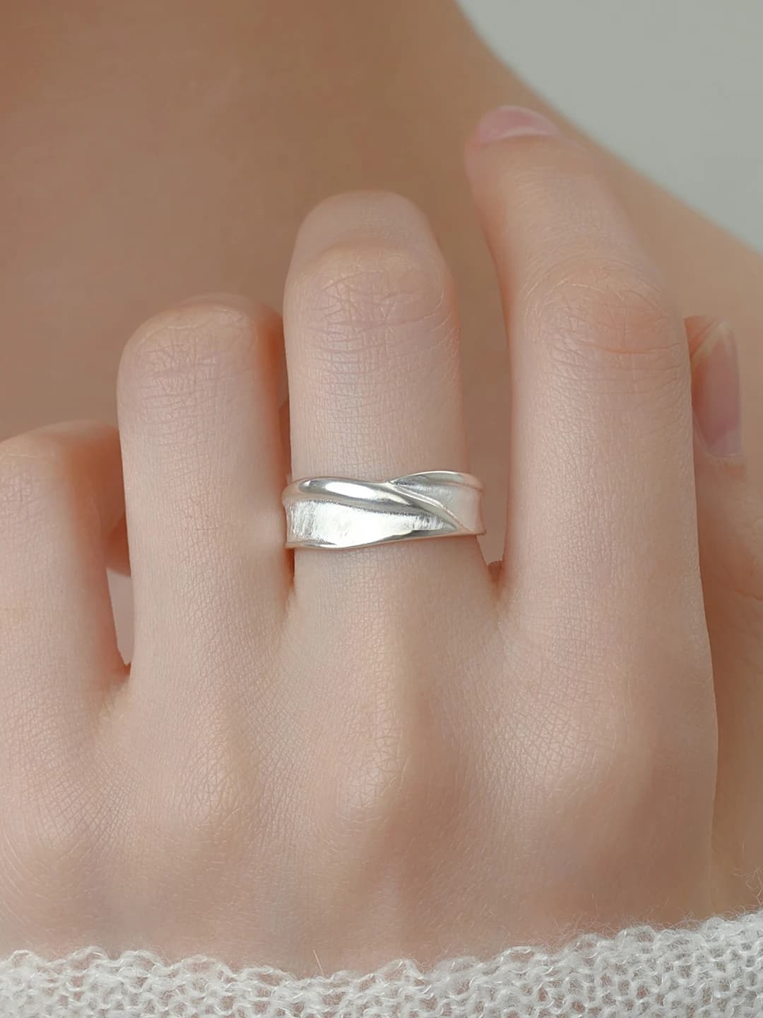 Anello in Argento S925 con Texture Leggera Piegata per Dito Indice, Anello Aperto Semplice e alla Moda, Gioiello Casual Versatile