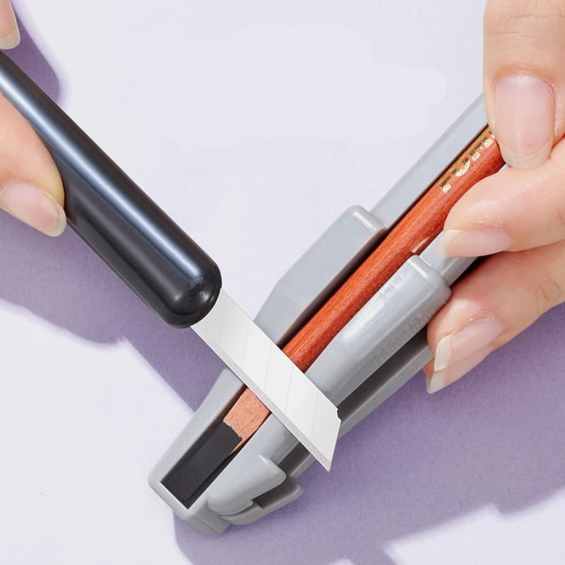 Spatola per trucco Strumento per raschiare il viso Acciaio inossidabile Forma di luna Maschera per miscelare Crema Ombretto Pigmento per nail art Portatile Durevole