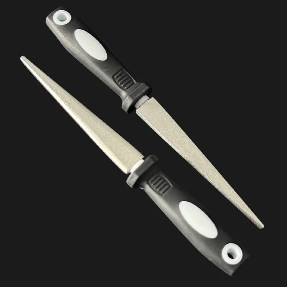 Stone for sharpening knives with flat double-sided design and curve, easy to grip handle, sharpeners.