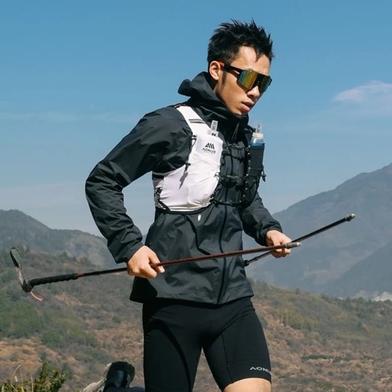 2 Pieces AONIJIE E4219 Lightweight Trekking Sticks With Fast Closure, Hiking Sticks and Carbon Fiber Race