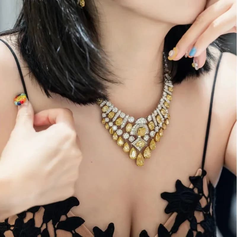 Collana in rame placcato oro con imitazione zaffiro, catena con diamanti rosa per abito da sposa, gioielli di lusso con diamanti gialli