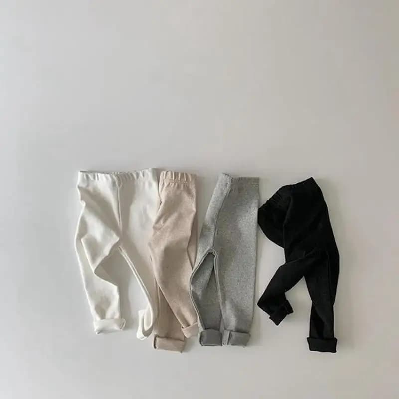 2026 Primavera Nuovi Bambini Leggings in cotone Neonate Pantaloni solidi Pantaloni elastici per bambini Neonati Pantaloni casual Leggings per bambini