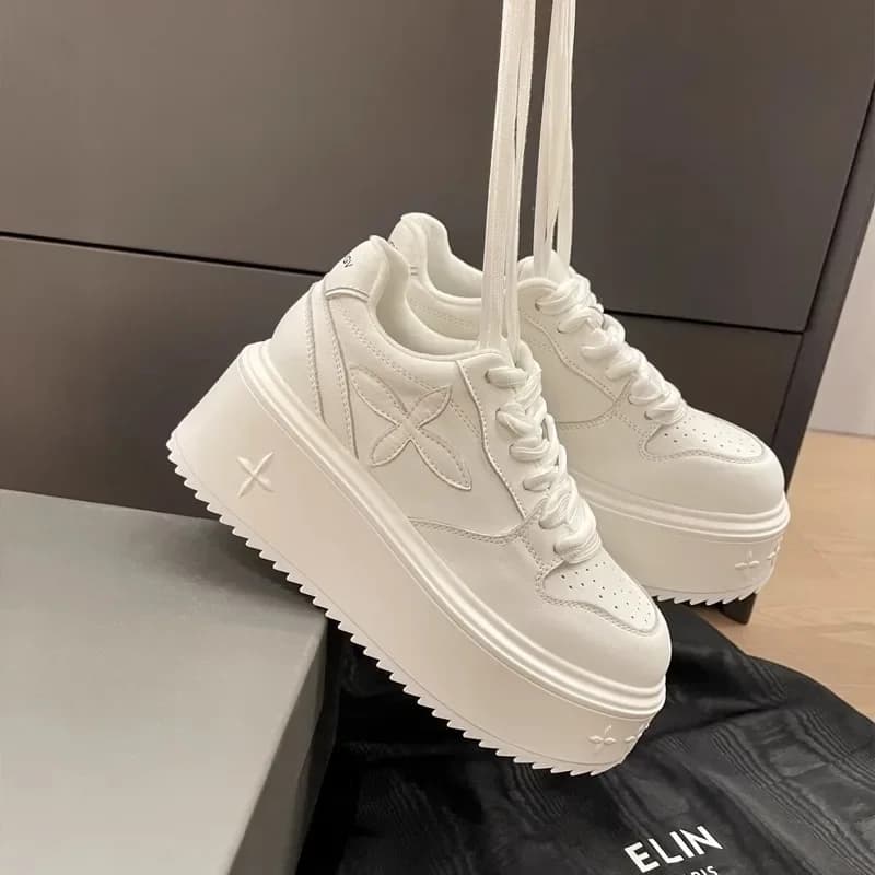 2025 New Thick Bottom White Leather Shoes Women Sneakers Leather Casual Shoes Skateboard Round Toe Heels Comfortable Zapatillas