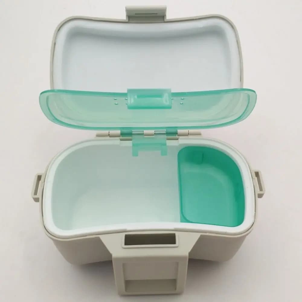 Plastic Insulated Live Bait Box Leakproof Design Ventilated Lid Fishing Tackle Box Durable Construction Bait Container