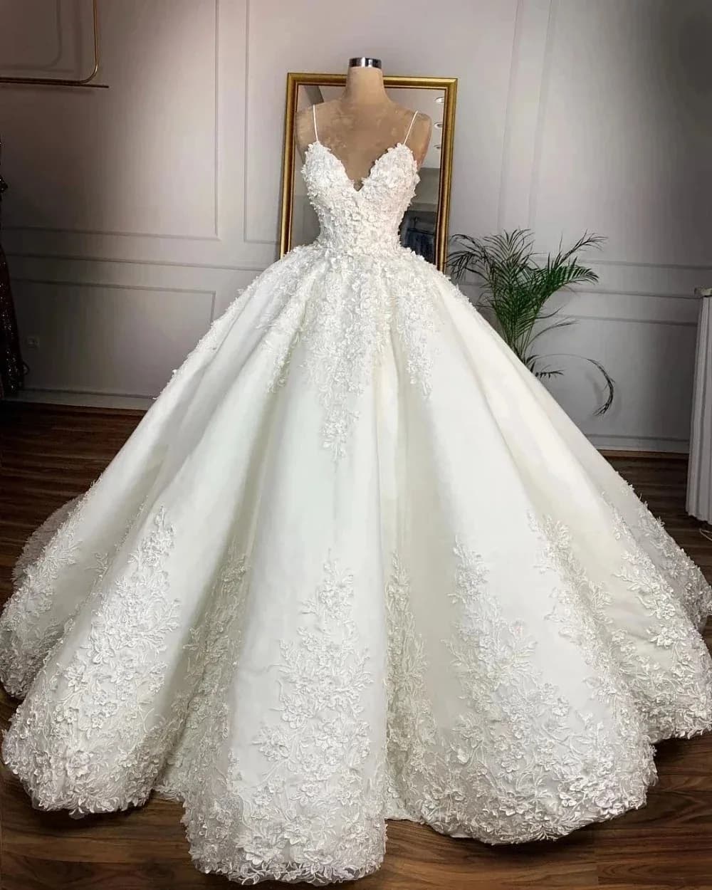Abiti da sposa in pizzo 2026 personalizzati Abiti da sposa sexy con cinturino per spaghetti Lace Up Abiti da sposa taglie forti Vestido de novia