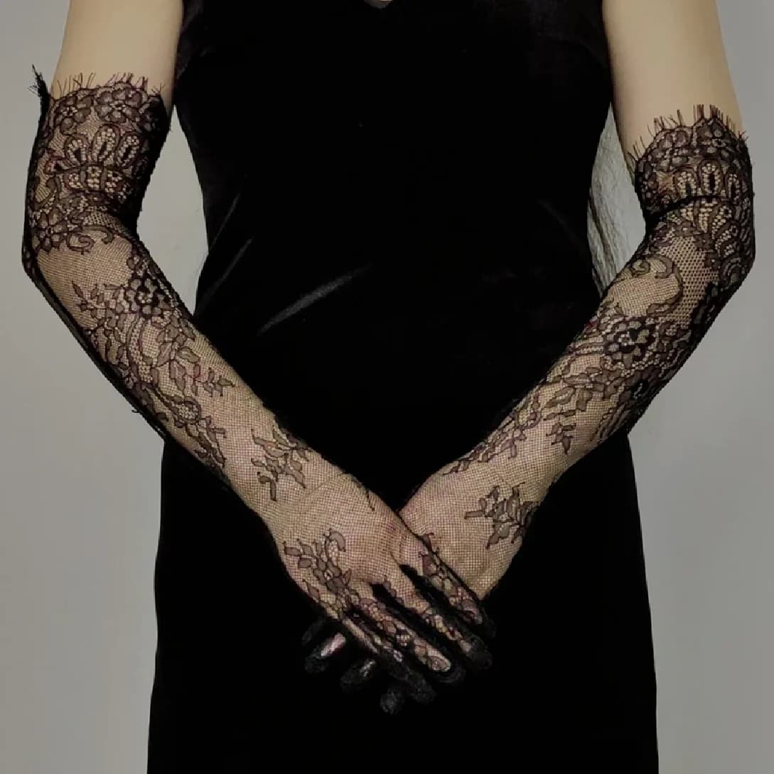 Black Lunghi Gloves in Lace, Sexy and Transparent, Solar Protective Gloves for Bride, Accessories for Wedding Dresses and Photography