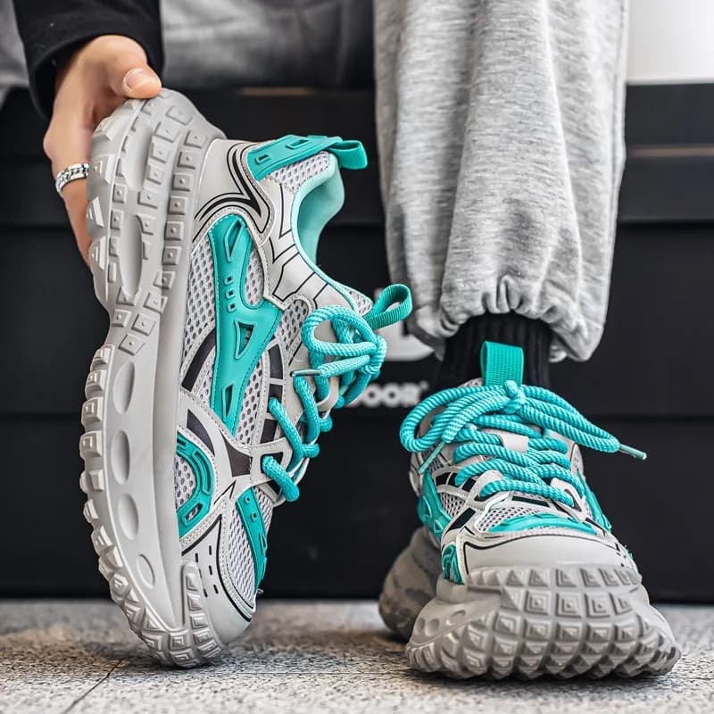 Scarpe casual sportive da uomo 2025 Estate Nuove scarpe di tendenza alla moda traspiranti in mesh Comode sneakers robuste con suola spessa e versatili